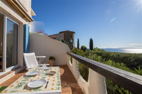 Foto 3 - Apartamento de 1 habitación en Le Lavandou con terraza y vistas al mar