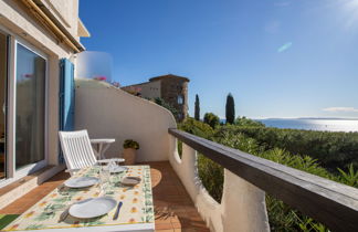 Photo 3 - 1 bedroom Apartment in Le Lavandou with terrace and sea view