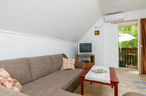 Foto 6 - Apartamento de 2 quartos em Velence com jardim e terraço