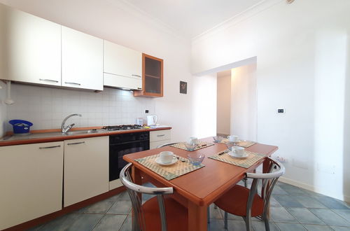 Foto 3 - Apartamento de 2 quartos em Siracusa com piscina e jardim