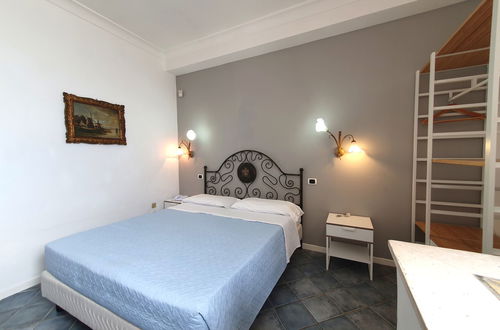 Foto 17 - Apartamento de 2 quartos em Siracusa com piscina e jardim
