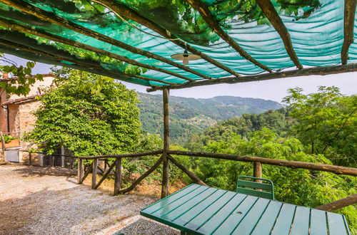 Foto 1 - Apartamento de 3 quartos em Pescia com piscina e jardim