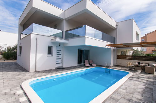 Foto 30 - Casa de 3 quartos em Vodice com piscina privada e jardim