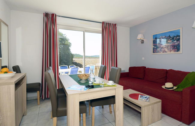 Casa de 4 quartos em Salavas com piscina e terraço - Foto 29