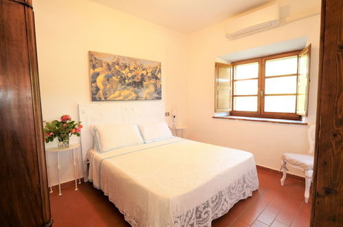 Photo 12 - 3 bedroom House in Campagnatico with swimming pool and garden