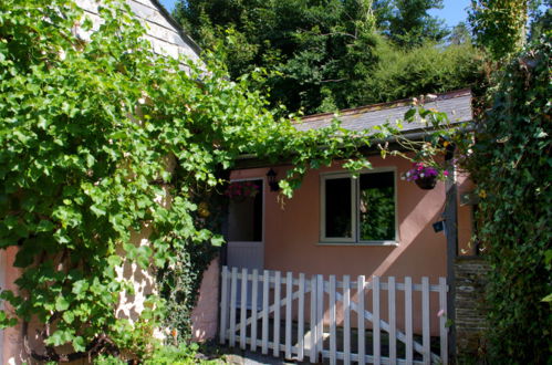 Photo 3 - 1 bedroom Apartment in Wadebridge with garden and sea view