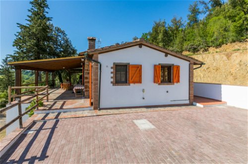 Foto 2 - Casa de 2 habitaciones en Montecatini Val di Cecina con piscina privada y terraza