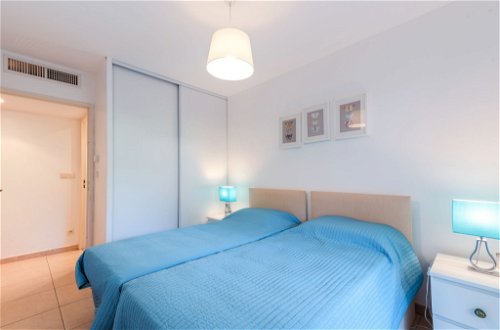 Foto 12 - Apartment mit 1 Schlafzimmer in Cavalaire-sur-Mer mit schwimmbad und blick aufs meer