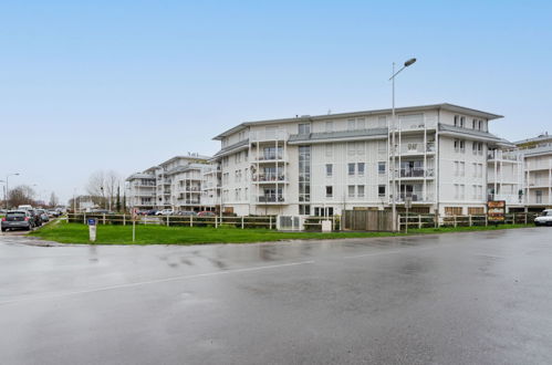 Foto 17 - Appartamento con 1 camera da letto a Cabourg con vista mare