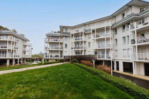 Foto 18 - Apartamento de 1 habitación en Cabourg con vistas al mar