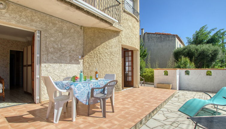 Photo 1 - Appartement de 2 chambres à Saint-Cyr-sur-Mer avec terrasse et vues à la mer