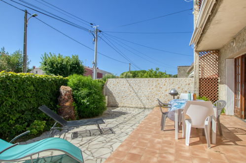 Photo 15 - Appartement de 2 chambres à Saint-Cyr-sur-Mer avec terrasse et vues à la mer