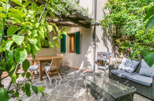 Foto 8 - Casa de 3 quartos em Pescia com piscina e jardim