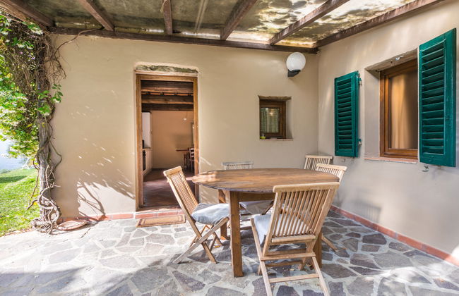 Casa de 3 quartos em Pescia com piscina e jardim - Foto 9