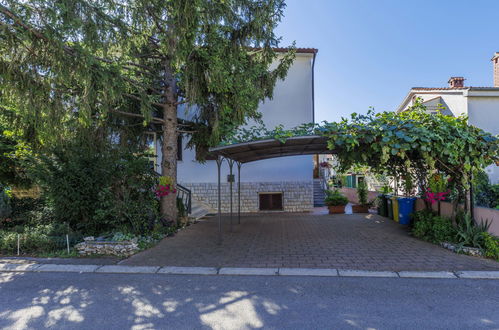 Photo 14 - Appartement de 3 chambres à Poreč avec jardin et terrasse