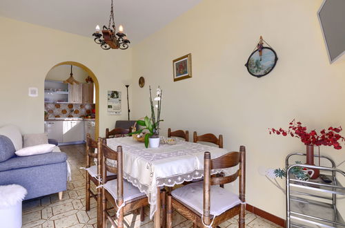 Foto 8 - Apartamento de 3 quartos em Poreč com jardim e terraço