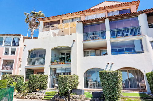 Photo 21 - 1 bedroom Apartment in Six-Fours-les-Plages with swimming pool and garden