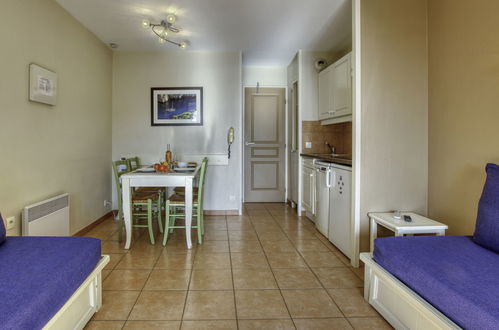 Foto 10 - Apartamento de 1 quarto em Six-Fours-les-Plages com piscina e jardim