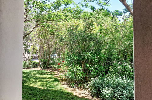 Photo 31 - 1 bedroom Apartment in Six-Fours-les-Plages with swimming pool and garden