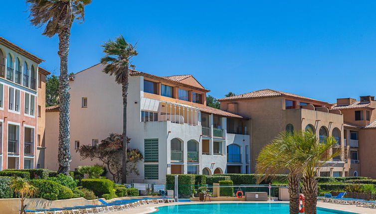 Foto 1 - Apartamento de 1 quarto em Six-Fours-les-Plages com piscina e jardim