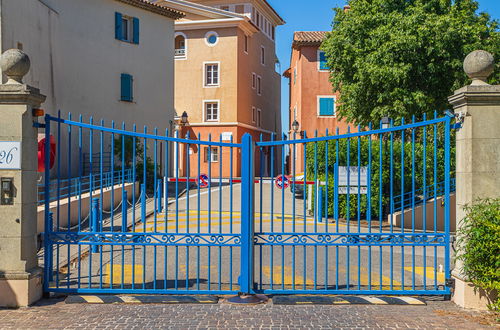 Photo 34 - 1 bedroom Apartment in Six-Fours-les-Plages with swimming pool and garden