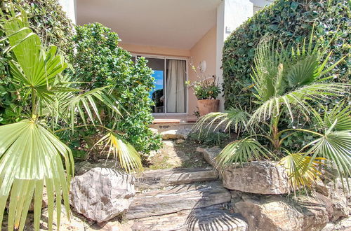 Foto 2 - Appartamento con 1 camera da letto a Six-Fours-les-Plages con piscina e giardino