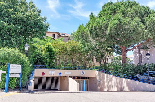 Photo 27 - 1 bedroom Apartment in Six-Fours-les-Plages with swimming pool and garden