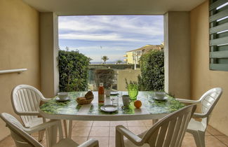Foto 1 - Appartamento con 1 camera da letto a Six-Fours-les-Plages con piscina e giardino
