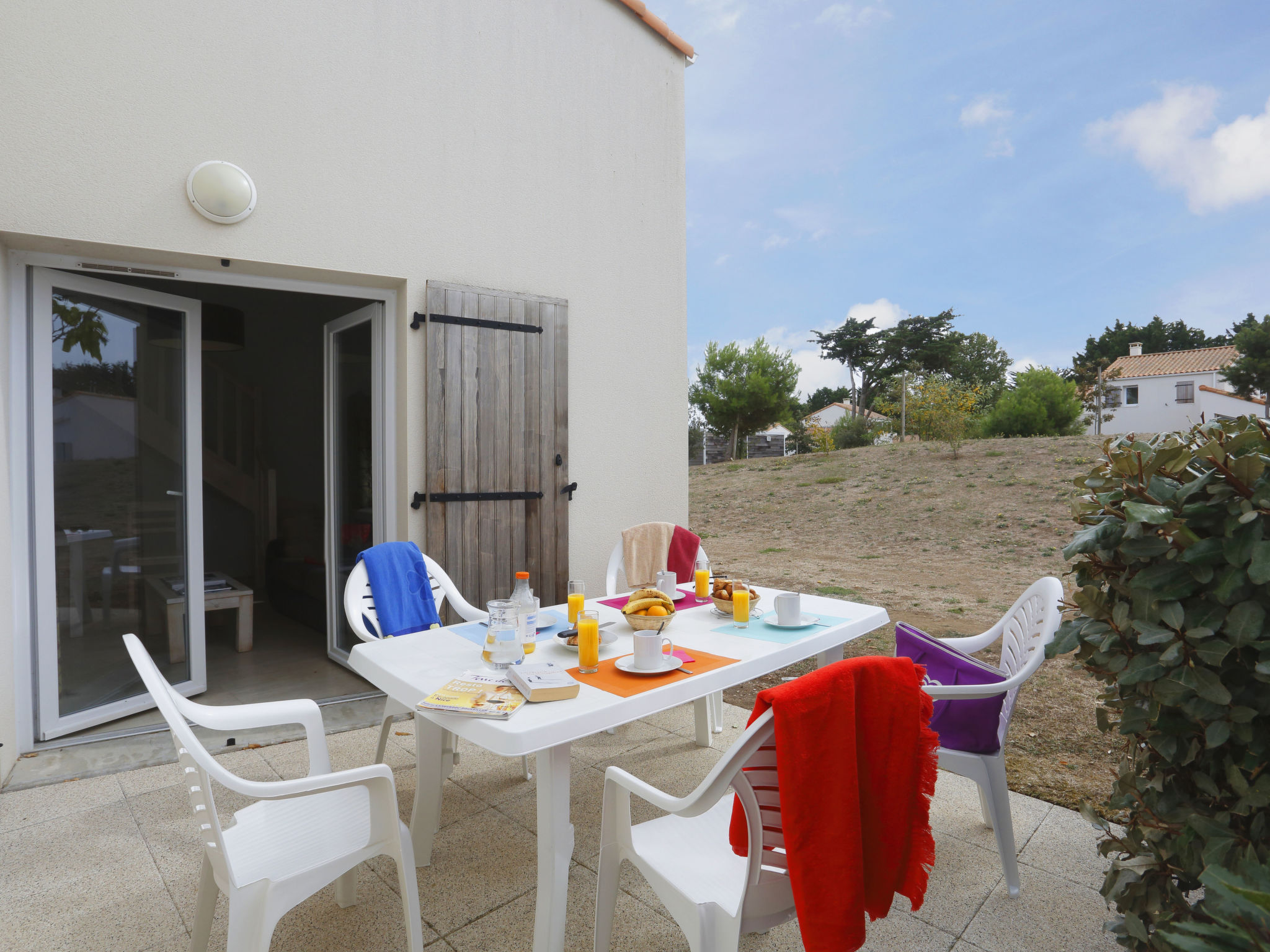 Foto 3 - Casa de 2 habitaciones en Les Sables-d'Olonne con piscina y vistas al mar