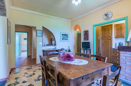 Photo 18 - 3 bedroom Apartment in San Miniato with swimming pool and garden