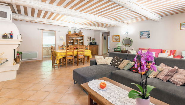 4 bedroom House in Pernes-les-Fontaines with private pool and garden - Photo 3