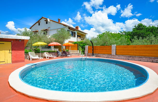 Apartamento de 2 quartos em Tinjan com piscina privada e jardim - Foto 1