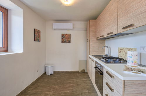 Foto 8 - Apartamento de 2 quartos em Vercana com jardim e terraço