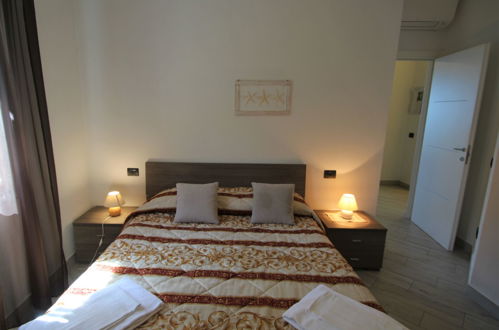Foto 14 - Appartamento con 2 camere da letto a Moneglia con piscina e vista mare