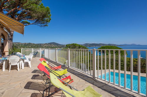 Foto 19 - Haus mit 4 Schlafzimmern in Sainte-Maxime mit privater pool und blick aufs meer