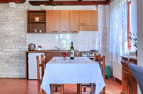 Foto 12 - Apartamento de 2 quartos em Kanfanar com piscina e jardim