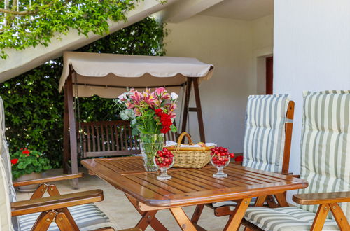 Foto 19 - Apartamento de 2 quartos em Kanfanar com piscina e jardim