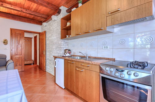 Foto 13 - Apartamento de 2 quartos em Kanfanar com piscina e jardim