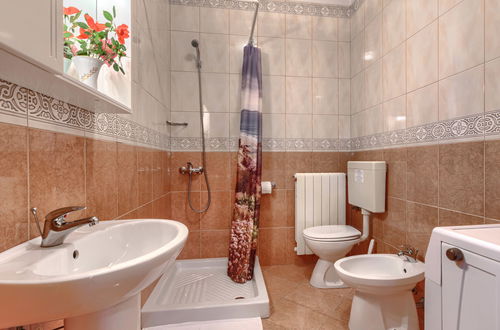 Foto 31 - Apartamento de 2 quartos em Kanfanar com piscina e jardim