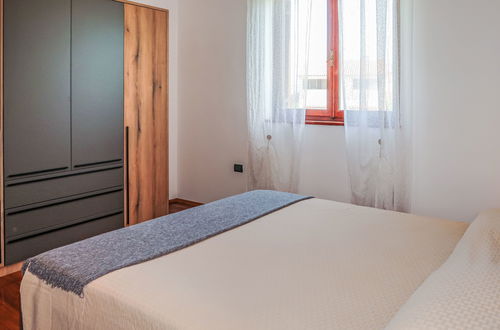 Photo 36 - 5 bedroom House in Pićan with private pool and garden