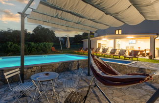 Photo 3 - 5 bedroom House in Pićan with private pool and garden