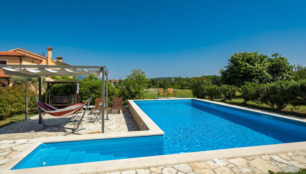 6 bedroom House in Pićan with private pool and garden - Photo 2