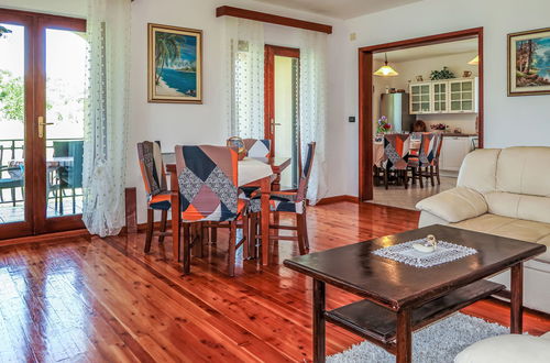 Photo 8 - 5 bedroom House in Pićan with private pool and garden