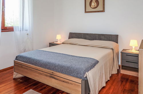Photo 35 - 5 bedroom House in Pićan with private pool and garden
