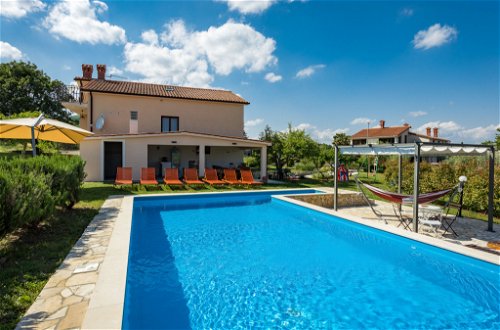 Foto 4 - Haus mit 5 Schlafzimmern in Pićan mit privater pool und terrasse