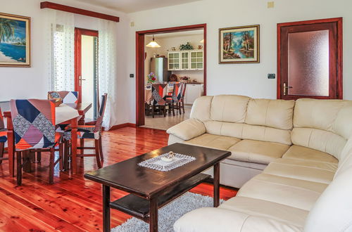 Photo 5 - 5 bedroom House in Pićan with private pool and garden