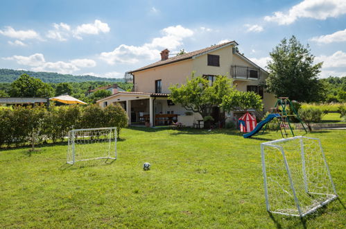 Foto 55 - Casa de 5 habitaciones en Pićan con piscina privada y terraza