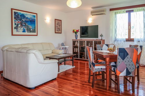 Photo 62 - 5 bedroom House in Pićan with private pool and garden