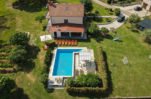 Foto 55 - Casa con 5 camere da letto a Pićan con piscina privata e giardino