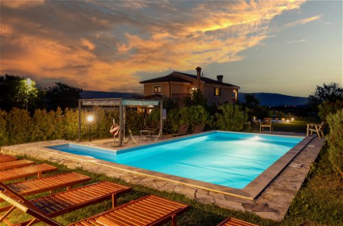 Foto 24 - Casa con 5 camere da letto a Pićan con piscina privata e terrazza